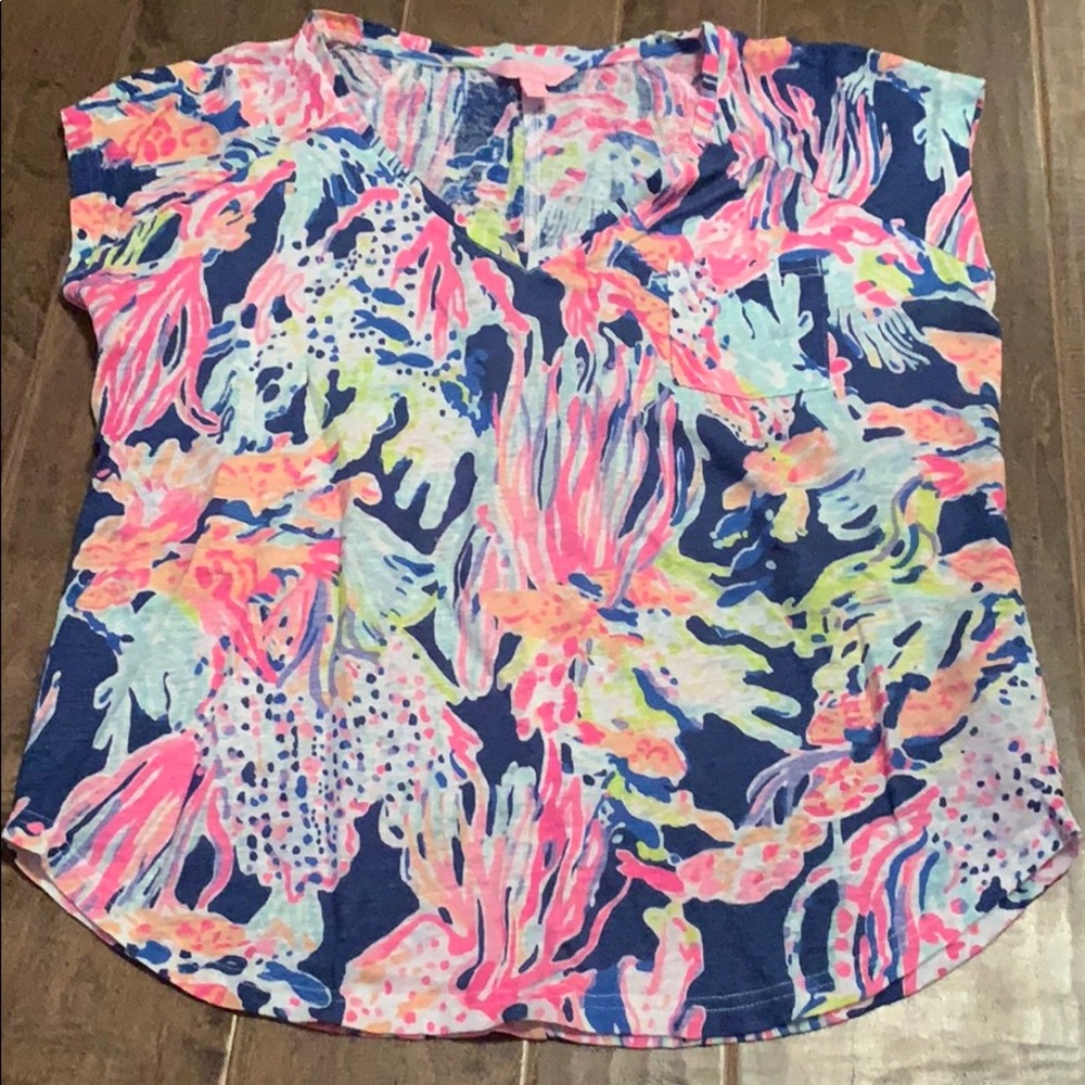 Lilly Pulitzer tshirt